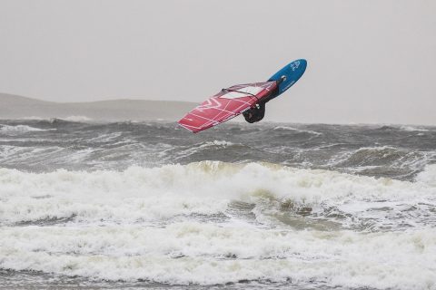 Onshore back loop from Finn
