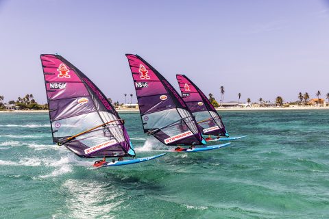 De Jong sisters line up