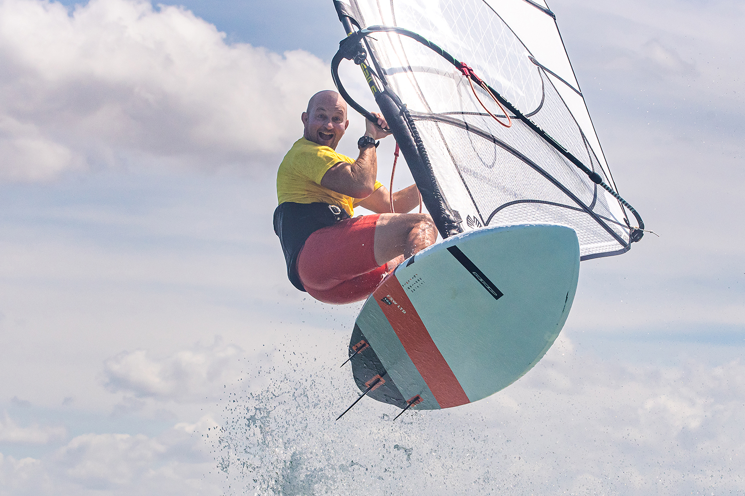 Get your tail up and front hand in on those jumps.