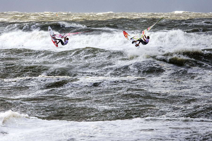 S09_wv_Dunkerbeck and Naish take on wild Sylt conditions