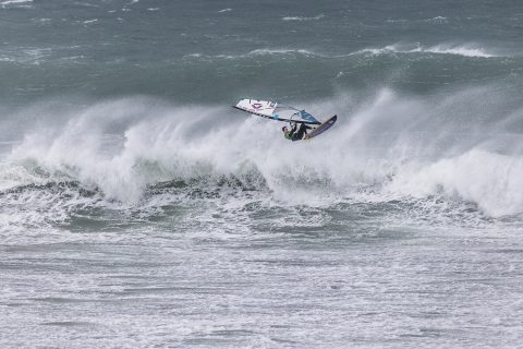 Lucas Hits it