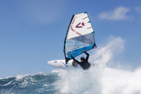 Victor Fernandez getting the max use from his harness!