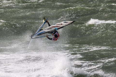 Victor Fernandez, versatile in all conditions