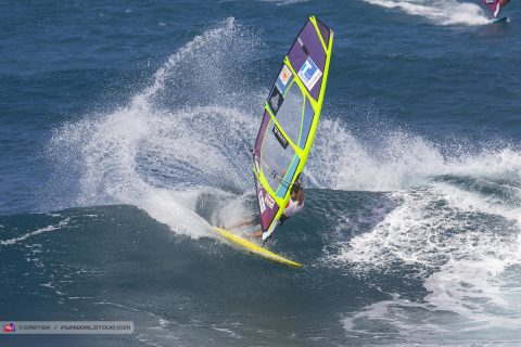 Ricardo Campello slash at Hookipa