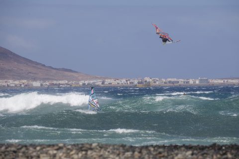 Alex takes off in Pozo!