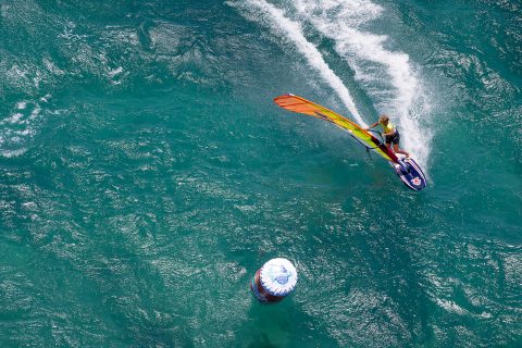 Sarah fighting for the title in New Caledonia