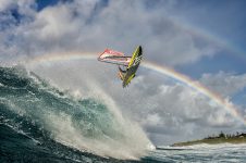 Perfect timing with action and rainbow at Ho'okipa