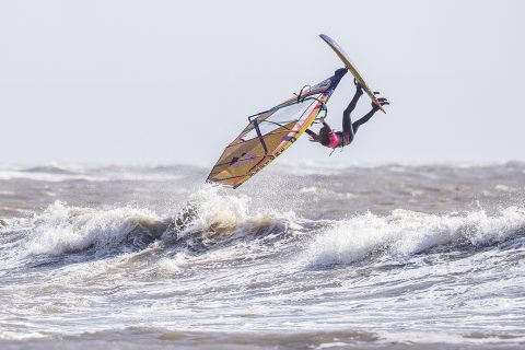 Izzy Adcock throwing a table top in South Wales