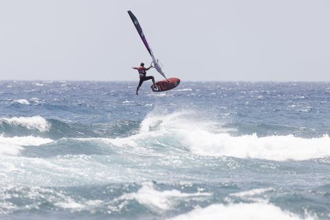 One hand one leg forward in Tenerife