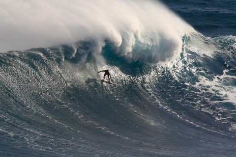 A quick tow session to warm up: Photo Erik Aeder