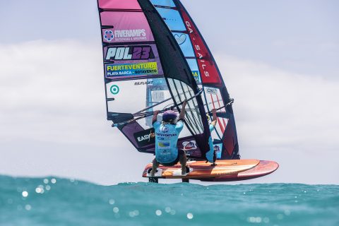 Maciek flying in Fuerte