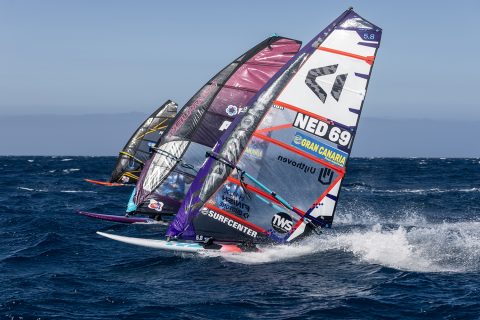 Jordy flying on the fin