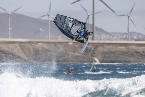 Throwing a forward in Pozo!
