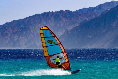 Martin throws down a perfect gybe in Dahab!