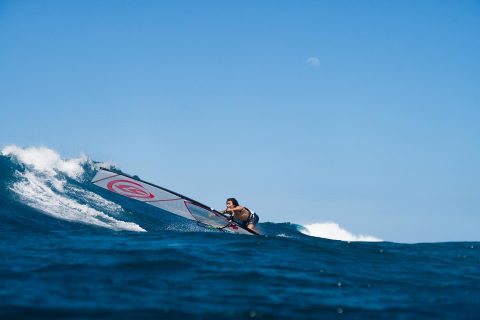 Bernd Lost in a wave