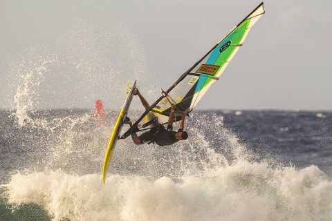 Marcilio tweaked at Hookipa