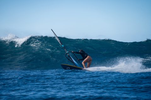 Maria sets her rail