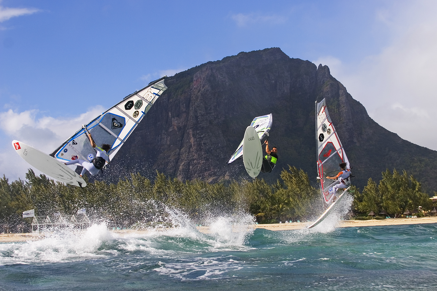 Jumping with the Moreno sisters in Mauritius