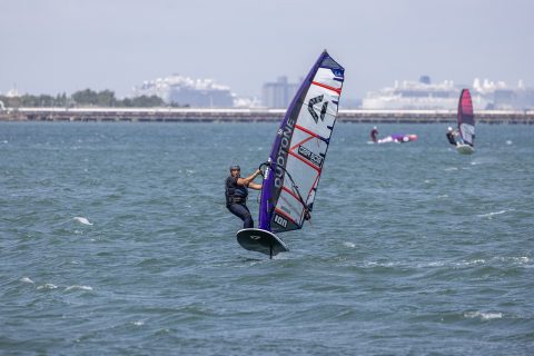 Foil action